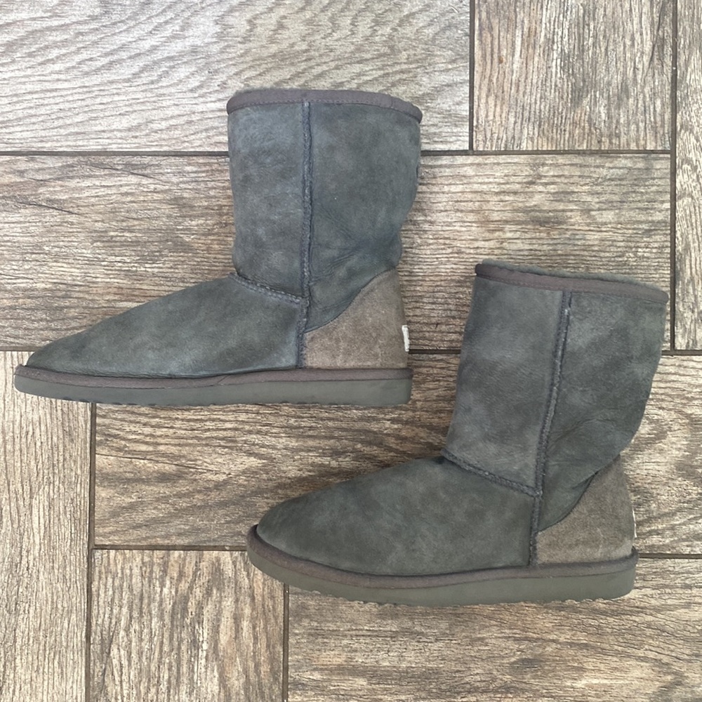 Grey ugg boots - Picture 6 of 11